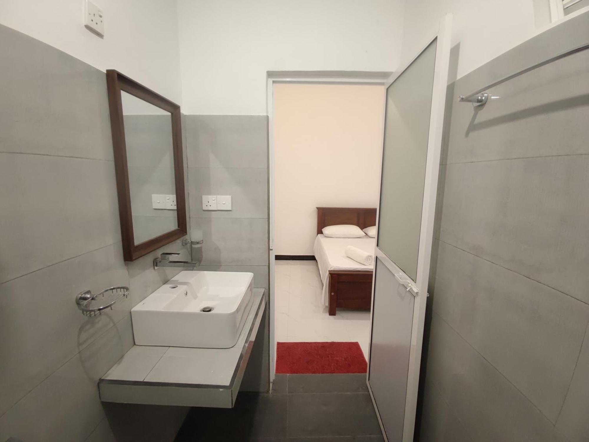Chandra Holiday Home ดิคเวลลา ภายนอก รูปภาพ