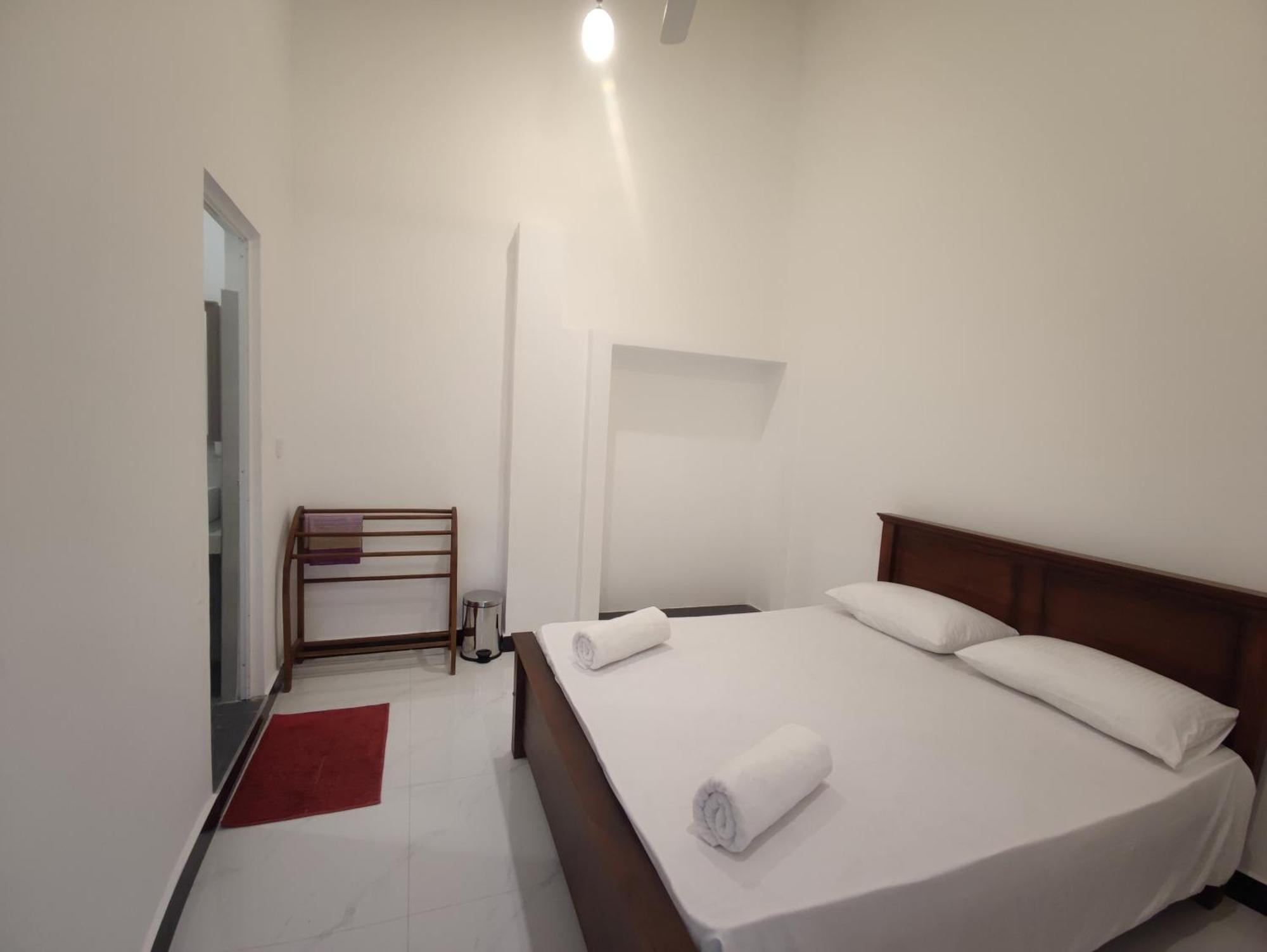 Chandra Holiday Home ดิคเวลลา ภายนอก รูปภาพ
