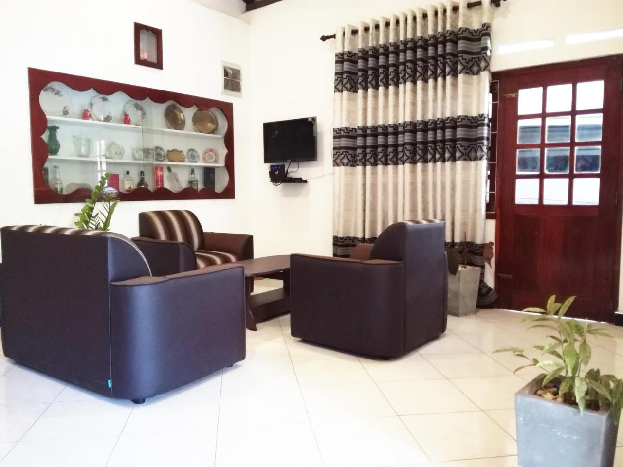 Chandra Holiday Home ดิคเวลลา ภายนอก รูปภาพ