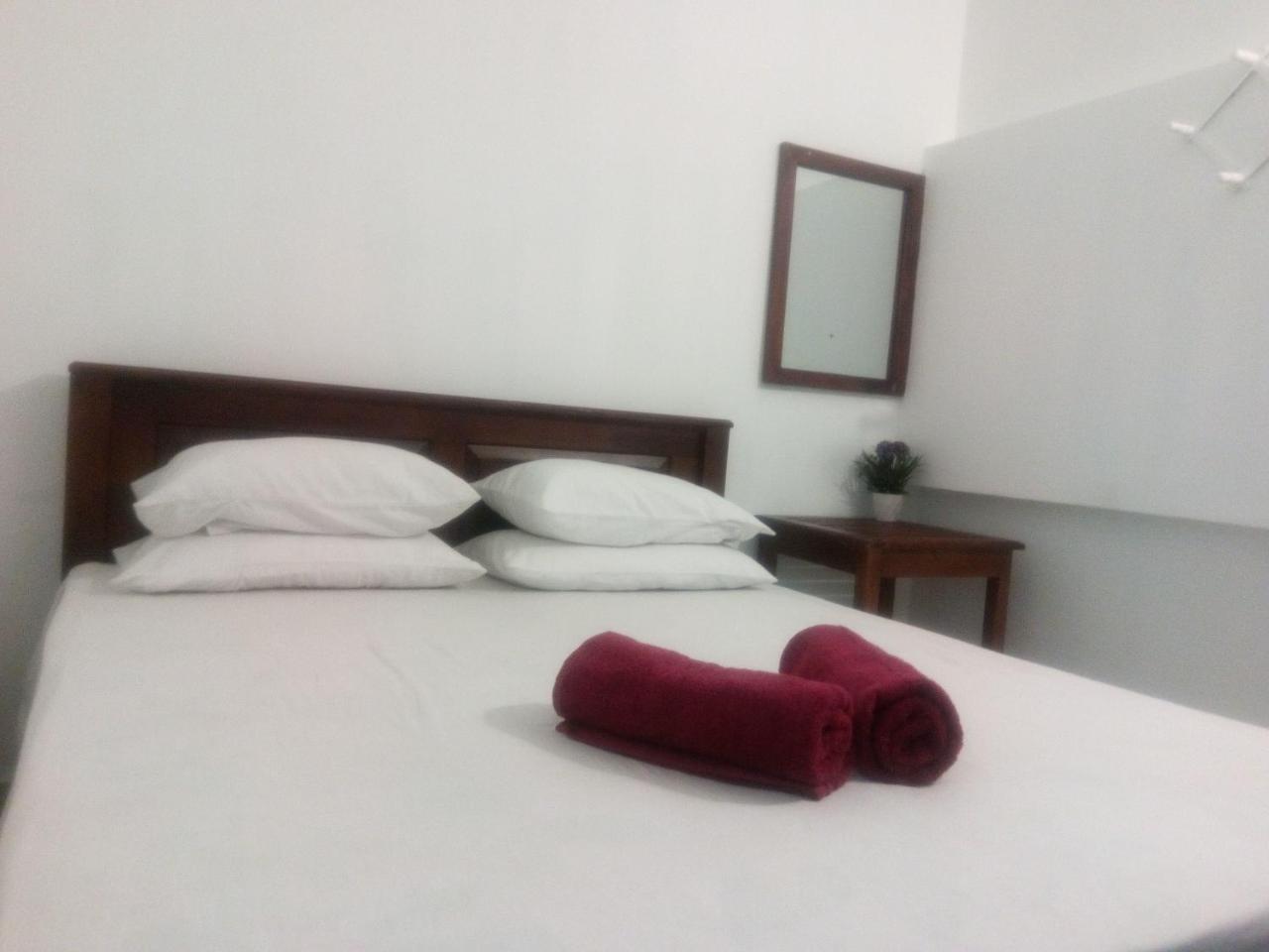 Chandra Holiday Home ดิคเวลลา ภายนอก รูปภาพ
